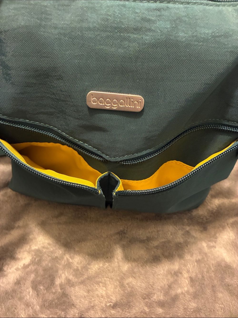 Baggallini Teal Crossbody Bag with Adjustable Strap - Picture 4 of 7